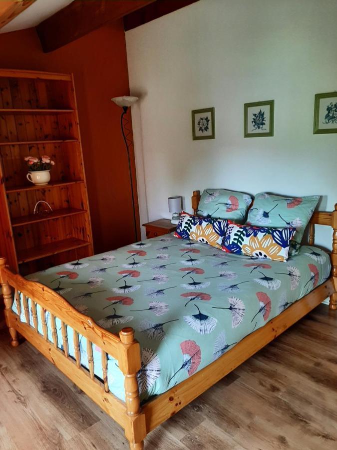 Вілла Les Tremieres Le Thou Екстер'єр фото