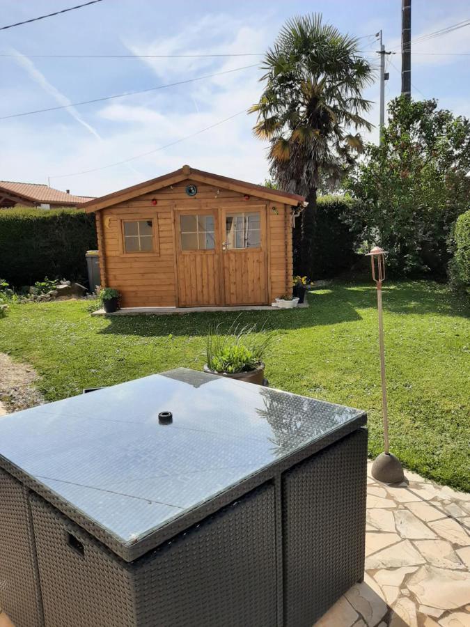 Вілла Les Tremieres Le Thou Екстер'єр фото